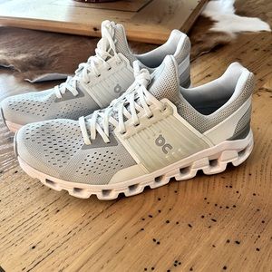 On Womens gently used great condition shoes. 9.5